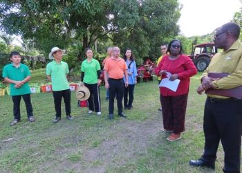 Five rotor tillers donated by Long Ping High Tech Company, to the Ministry of Agriculture