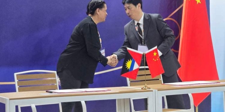 Antigua and Barbuda Signs MoU With China for Solar Powered Street Lights