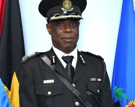 police commissioner praises female - Police Commissioner praises female offic