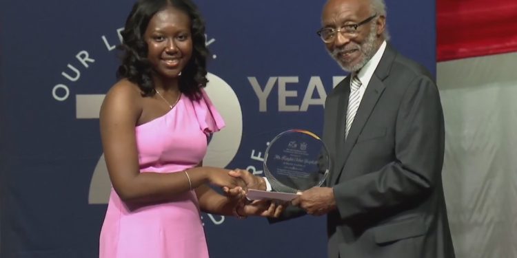 kaylei john baptiste cops - Kaylei John-Baptiste Cops Top CSEC Award