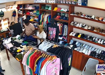 video pigotts mall store - VIDEO: Pigotts Mall Store Appeals for He