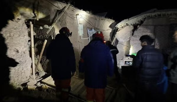 powerful earthquake strikes tibet - Powerful earthquake strikes Tibet, China